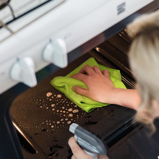 Chiffon pour nettoyer intérieur cuisinière