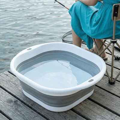 Seau d'eau pour la pêche